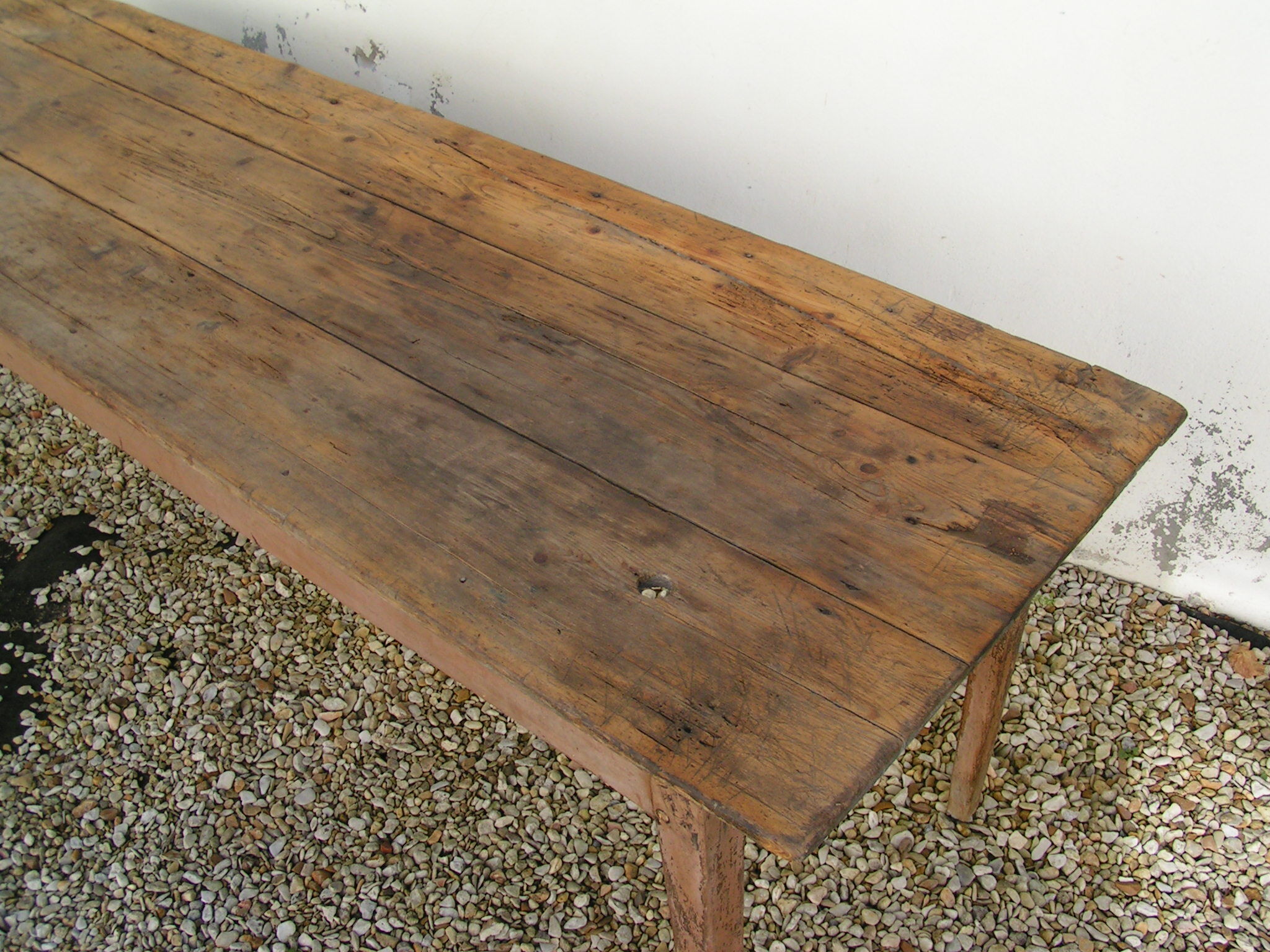 Farm table