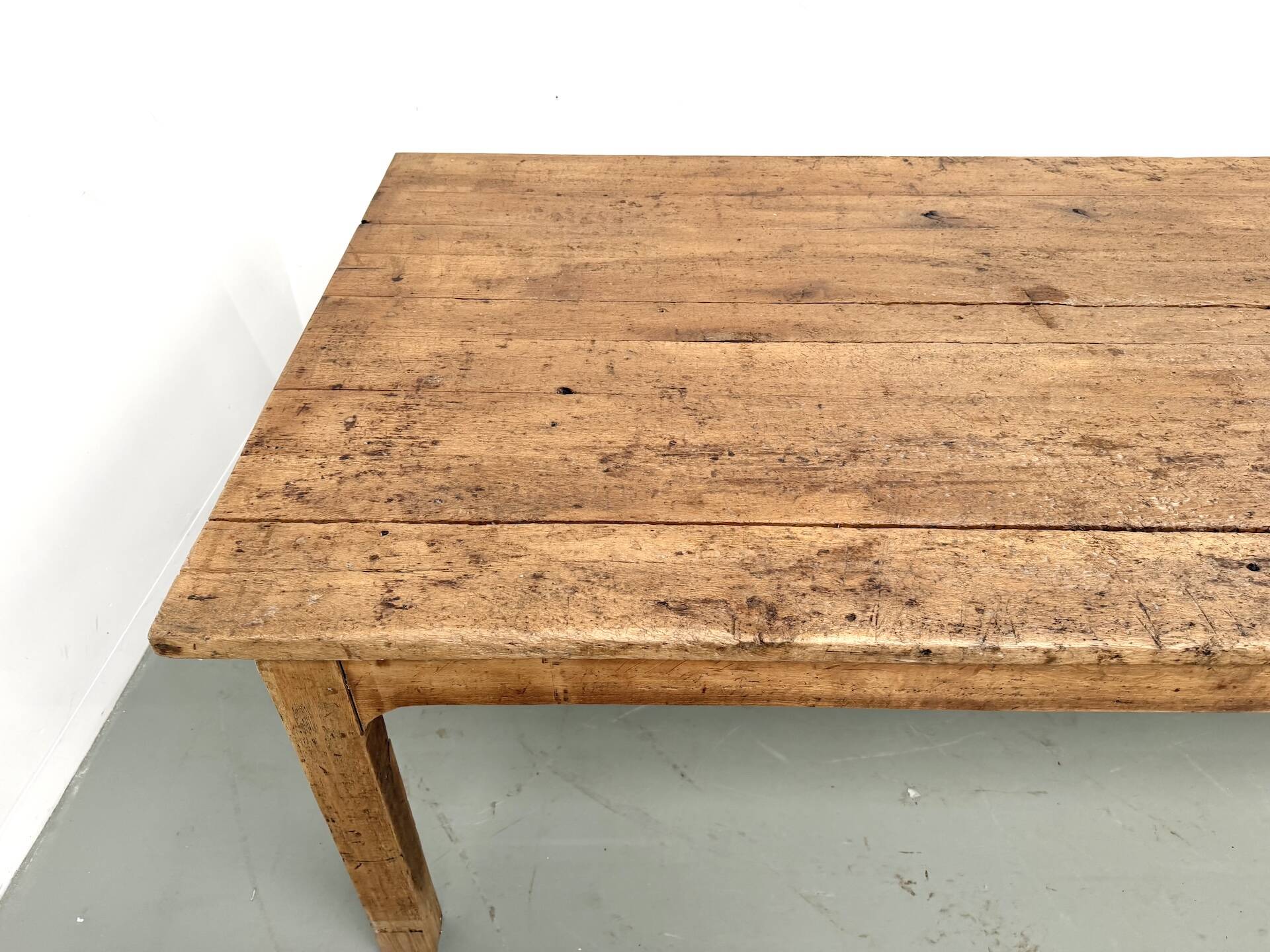 Large brutalist farmhouse table in solid oak from the 1950s.