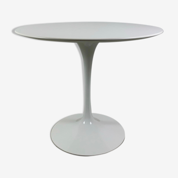 Table à manger Tulip blanche d'Eero Saarinen édition Knoll