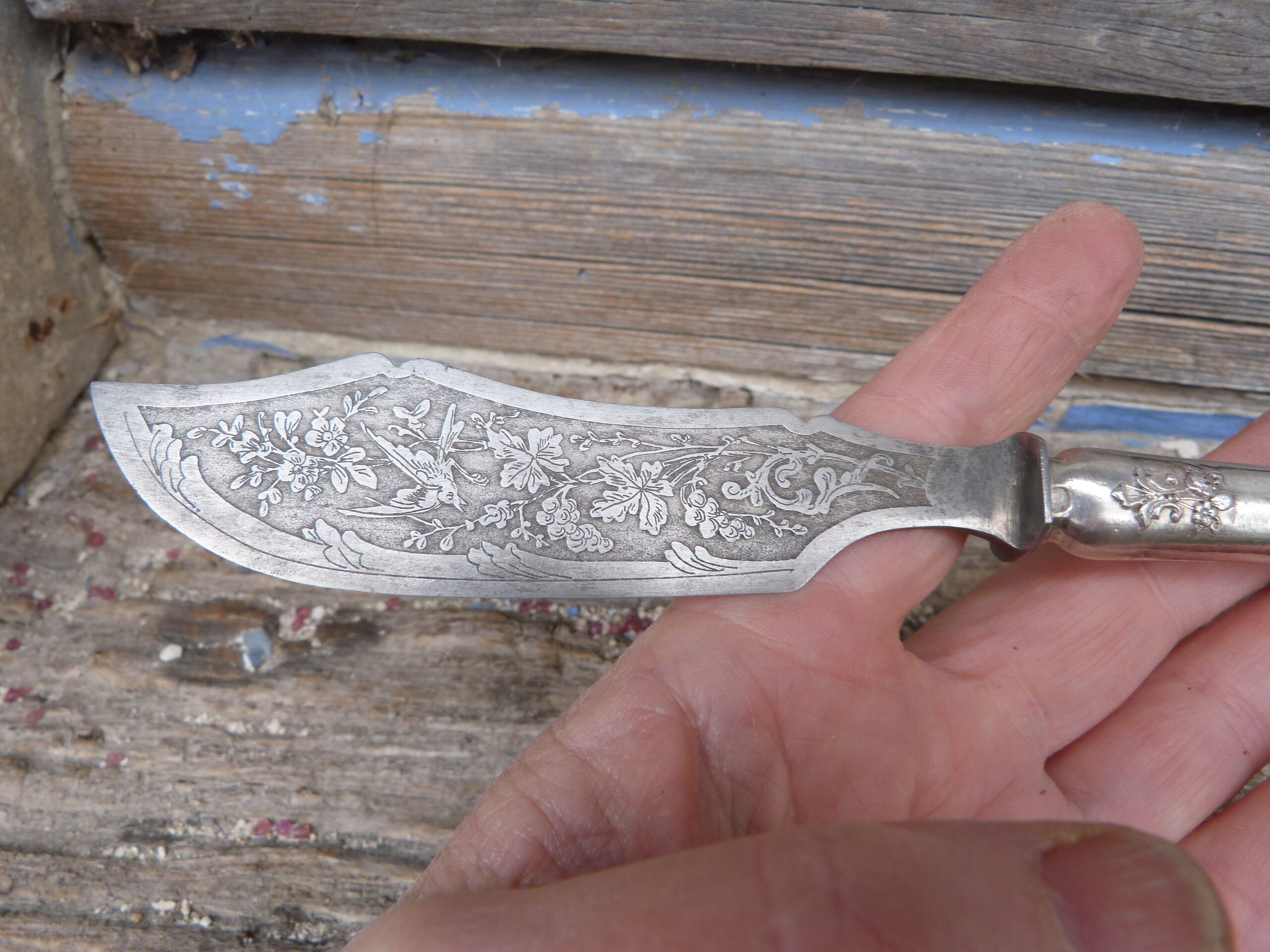 Set of 2 cheese knives and butter old silver hallmark Minerve