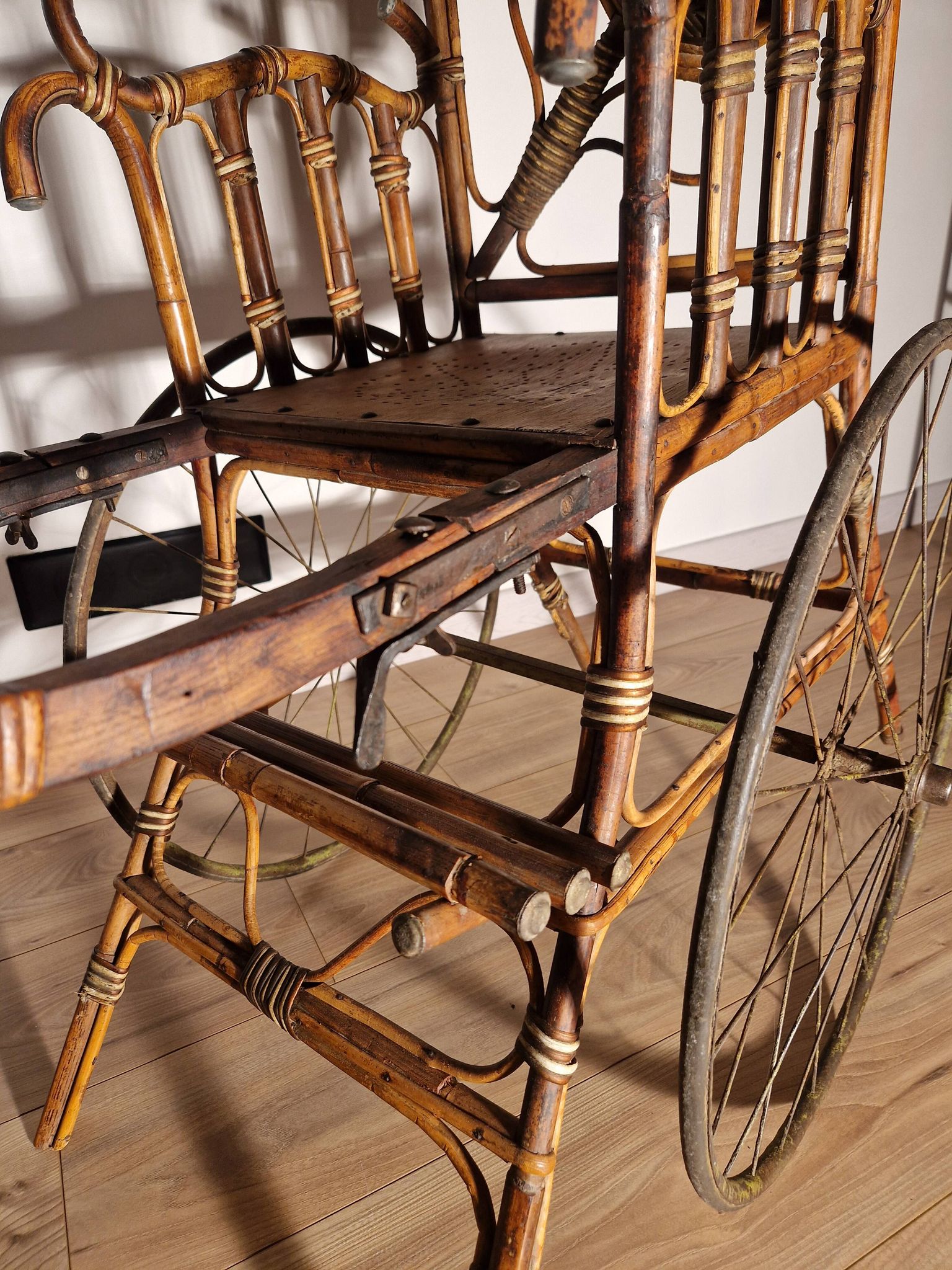 Chaise à traîner bois courbé et osier XIXème