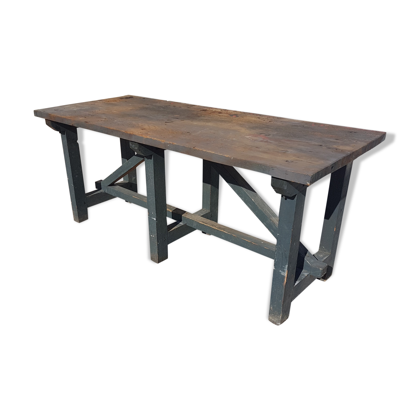 Table established of old shoemaker furniture