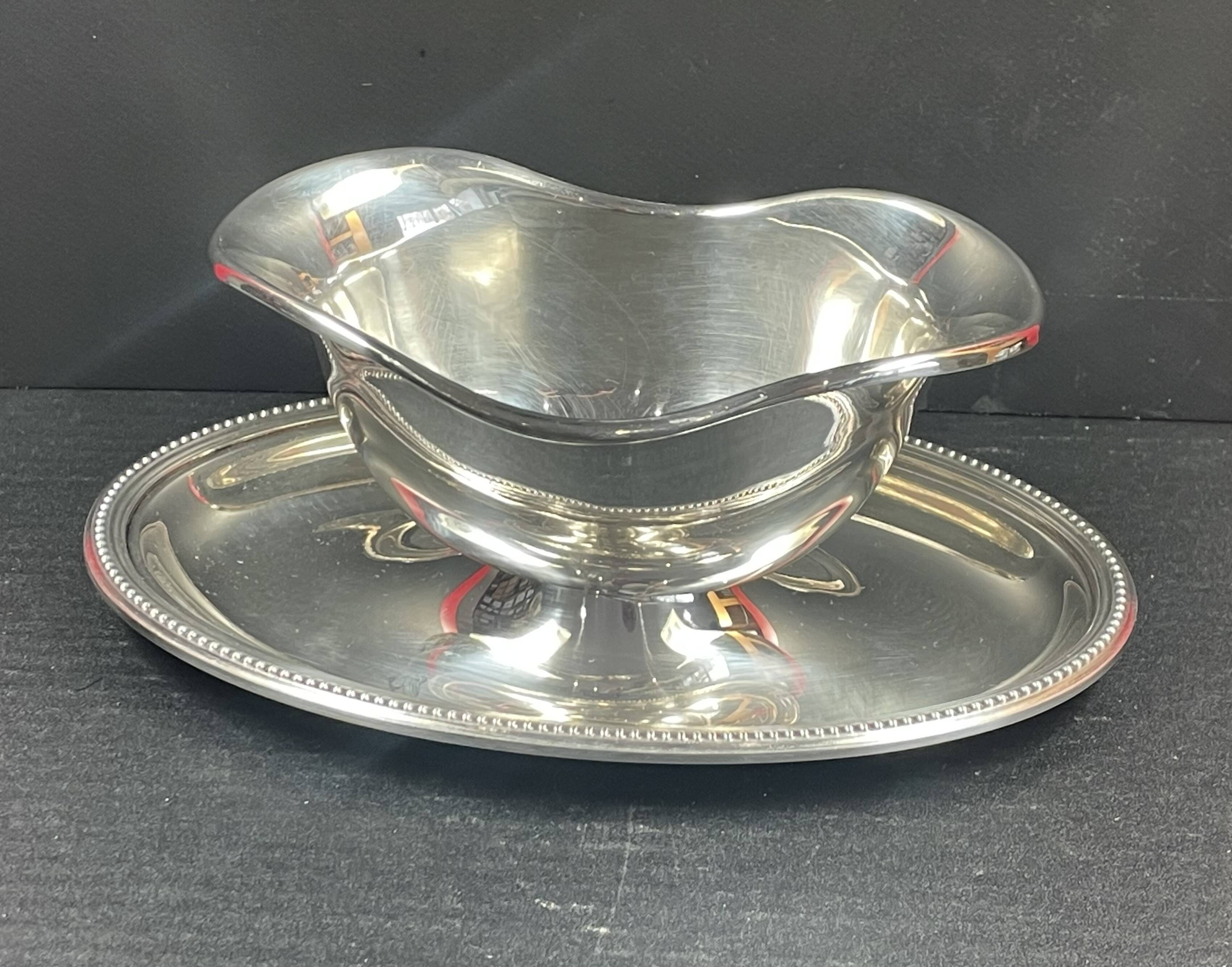 Christofle silver metal gravy boat, 20th century Perles model