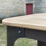Indus coffee table: solid oak and metal