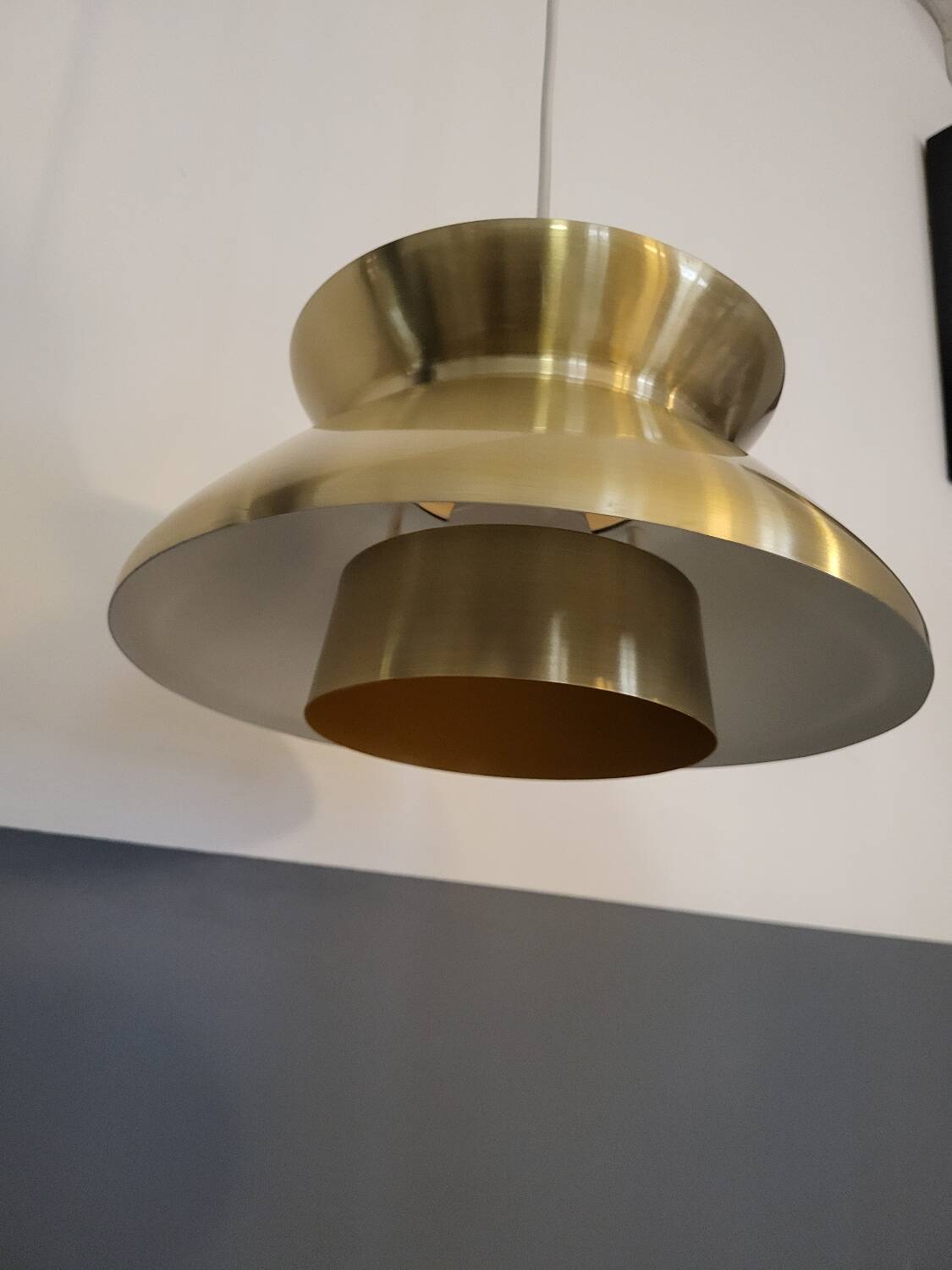 Doo-wop pendant light louis poulsen