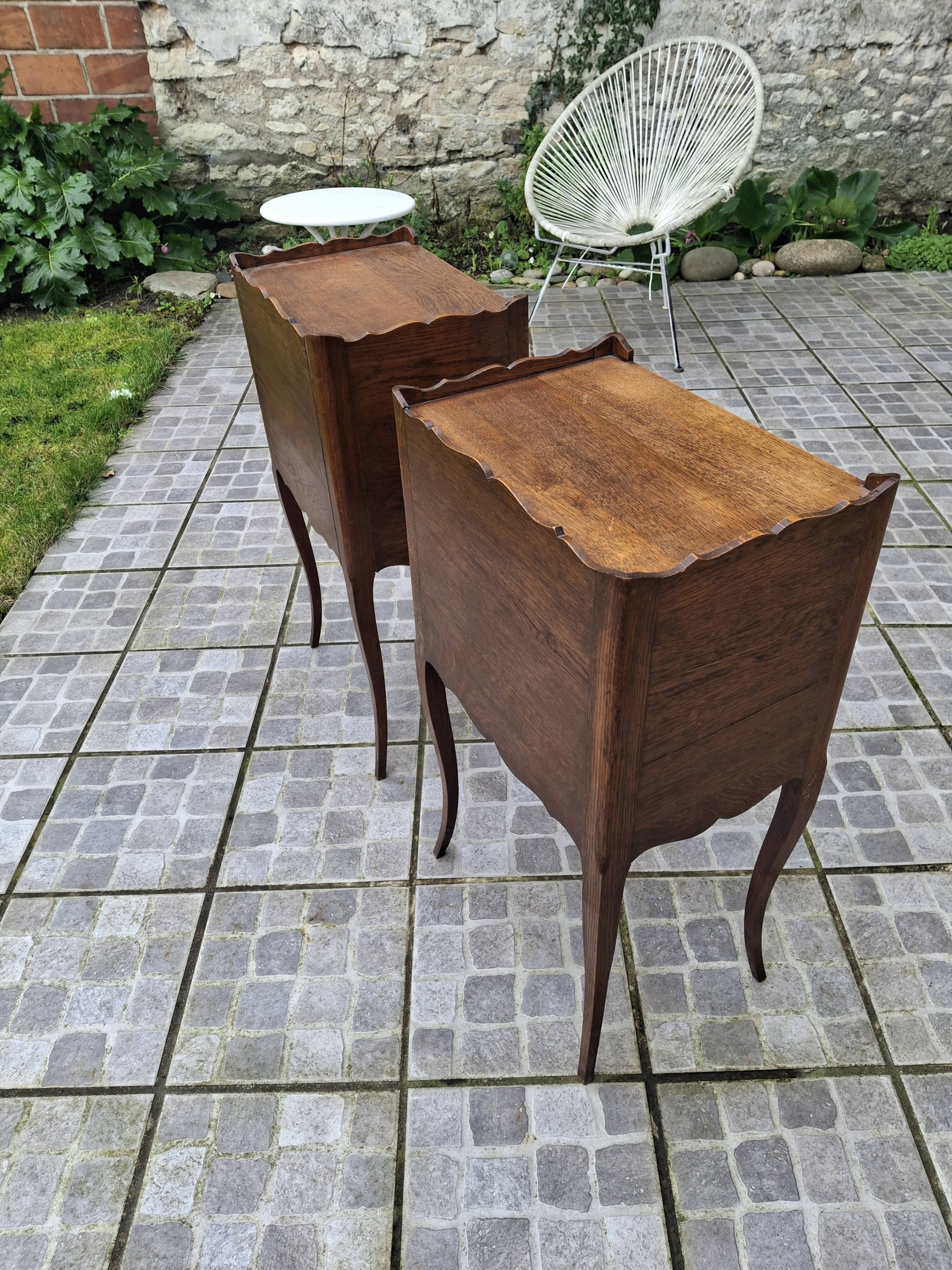 Set of 2 bedside tables