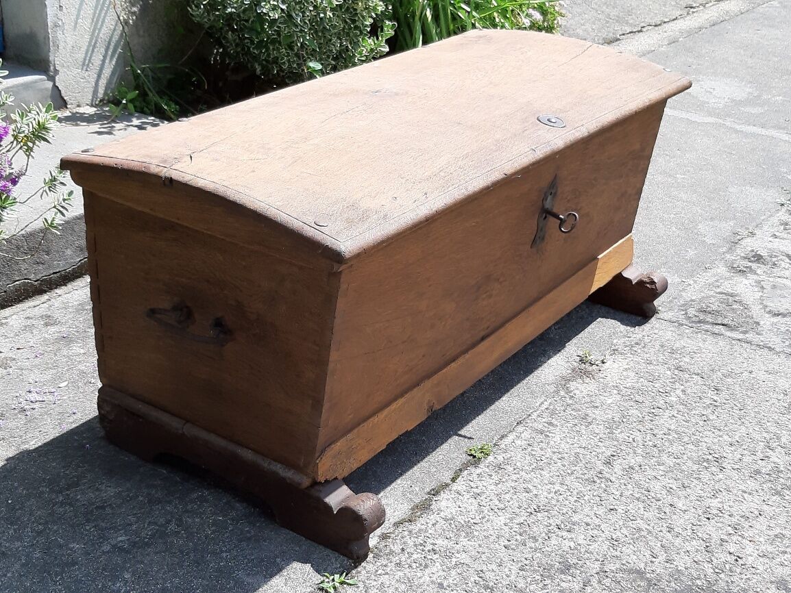 Oak wedding chest, XIXth century