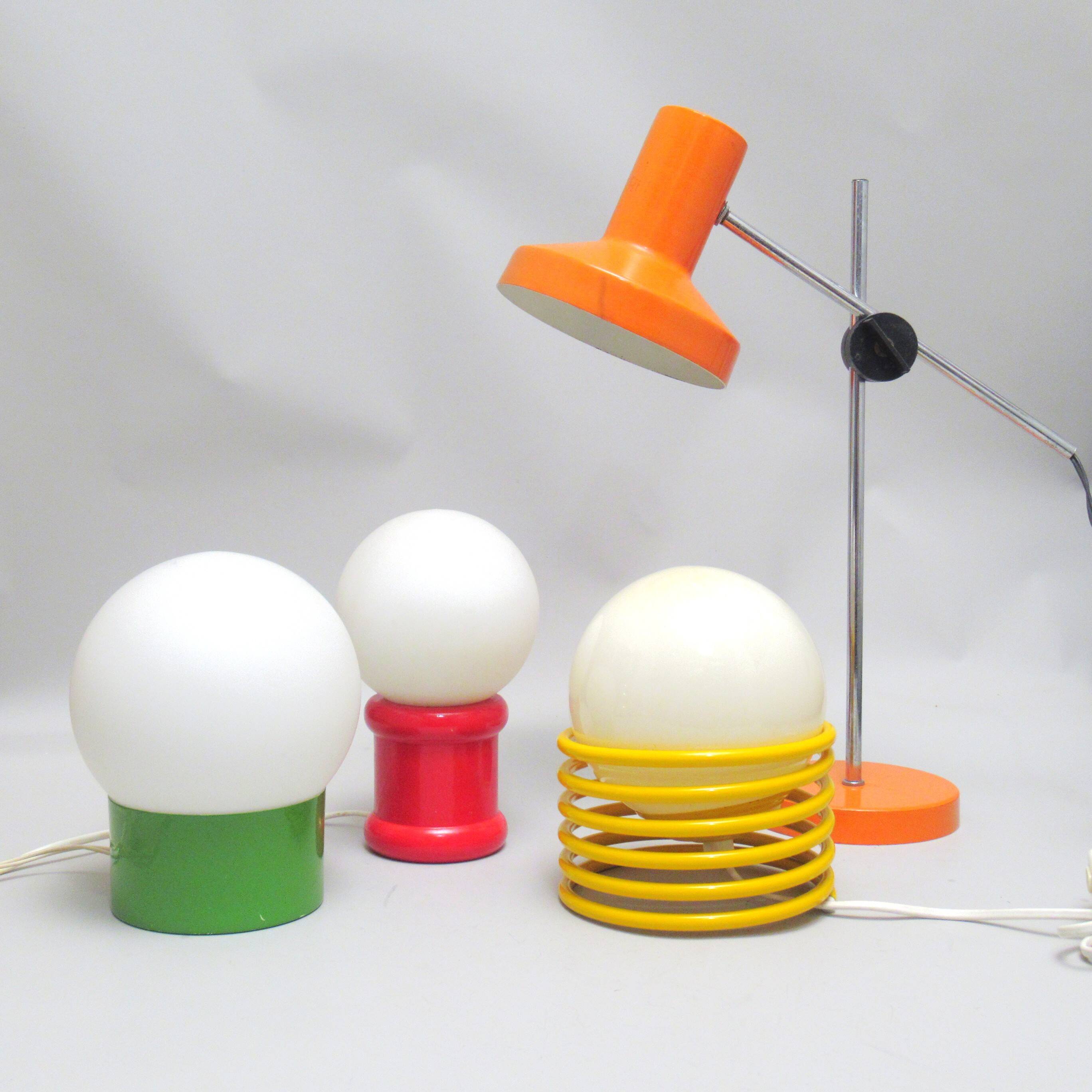 Lampe boule sur pied cylindrique vert années 70