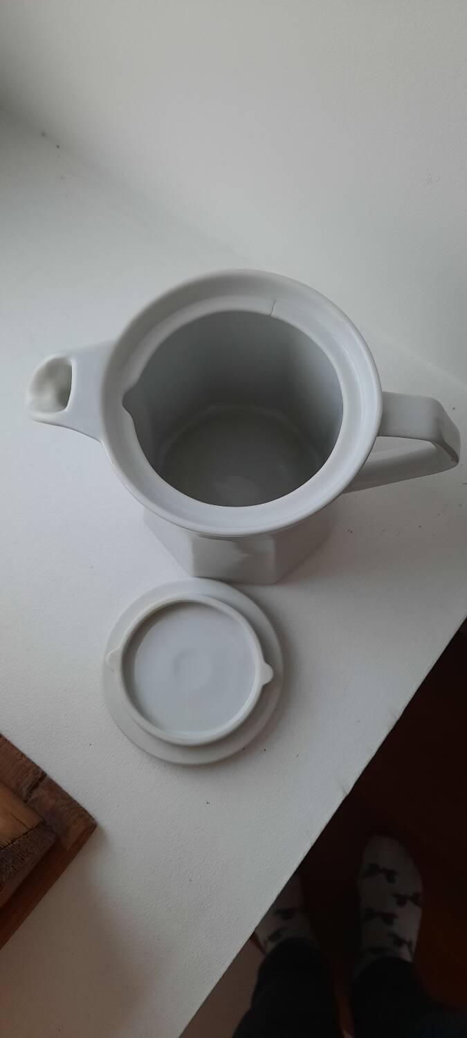 Apilco white teapot