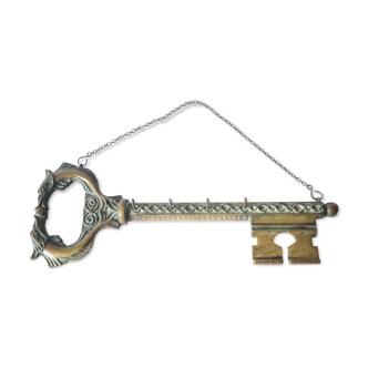 Vintage art deco keychain in bronze Max le Verrier