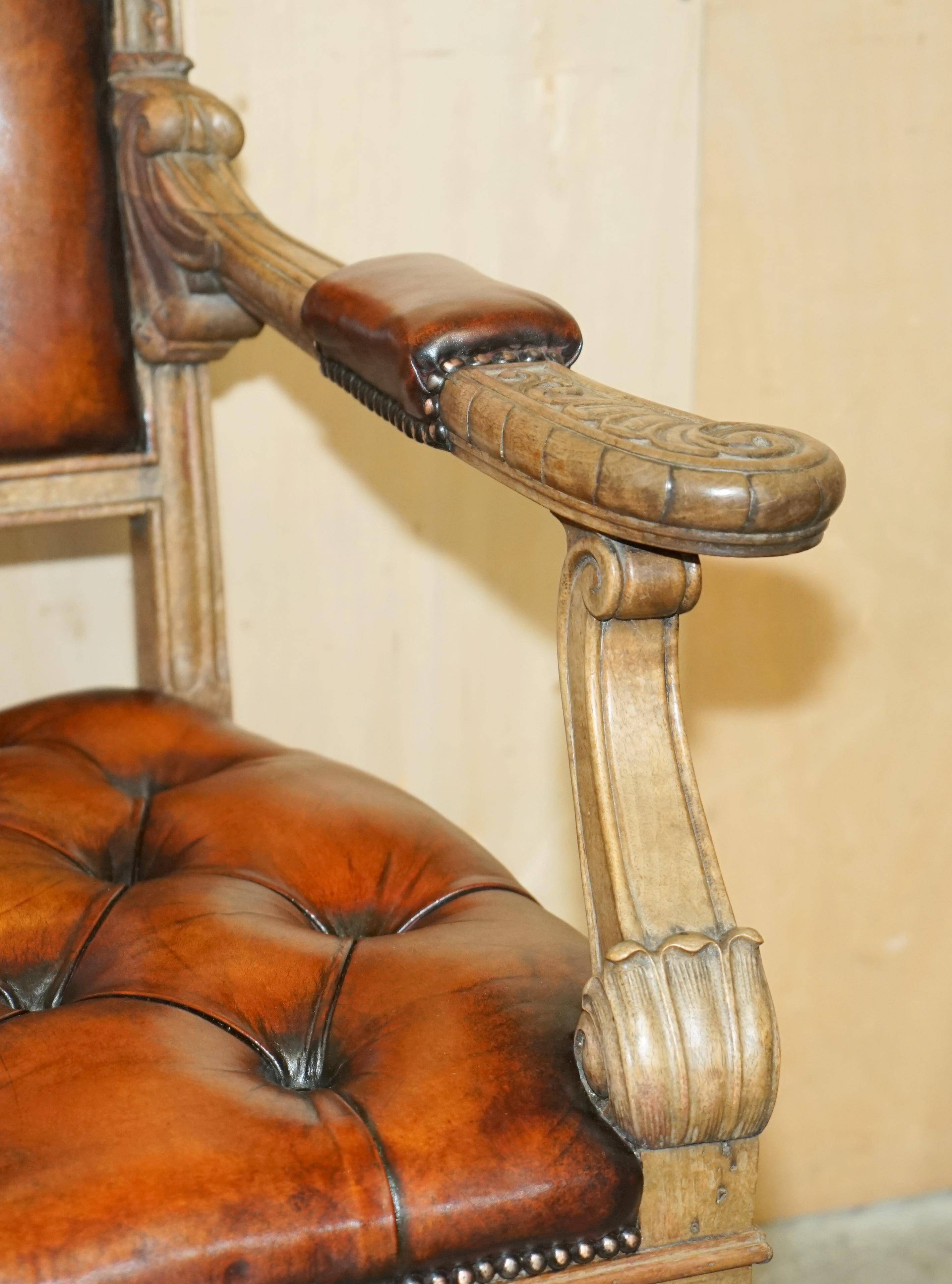 Fauteuil Chesterfield ancien restauré William IV en cuir