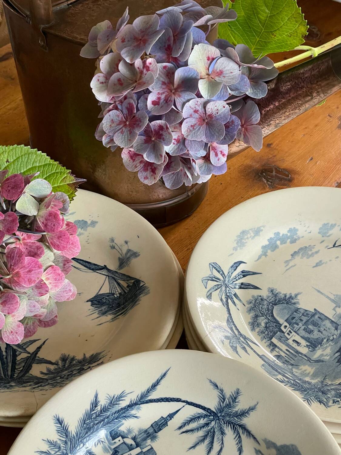 Set of 8 Gien plates Views of the Orient circa 1880