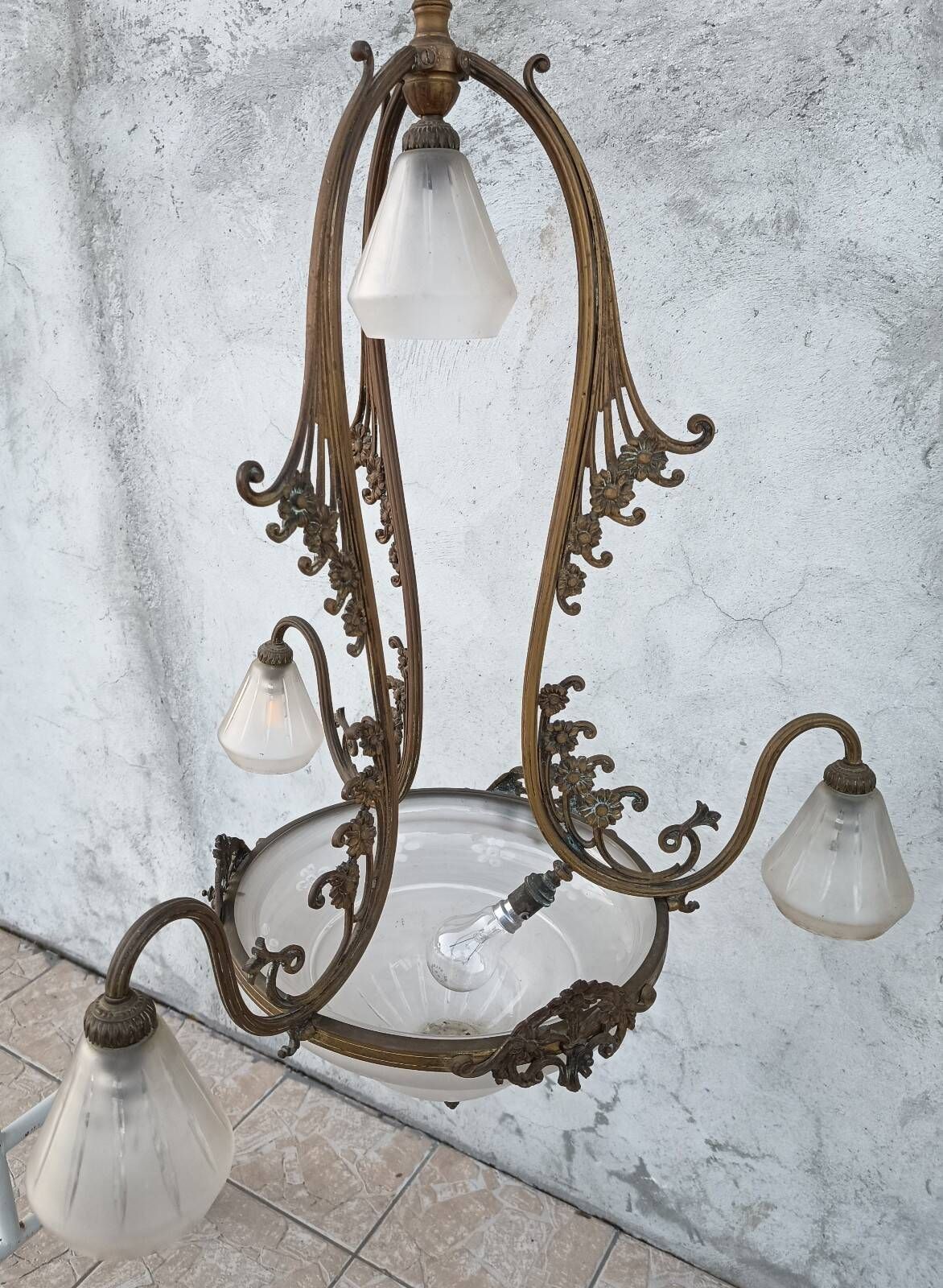 Art Nouveau chandelier in brass and bronze