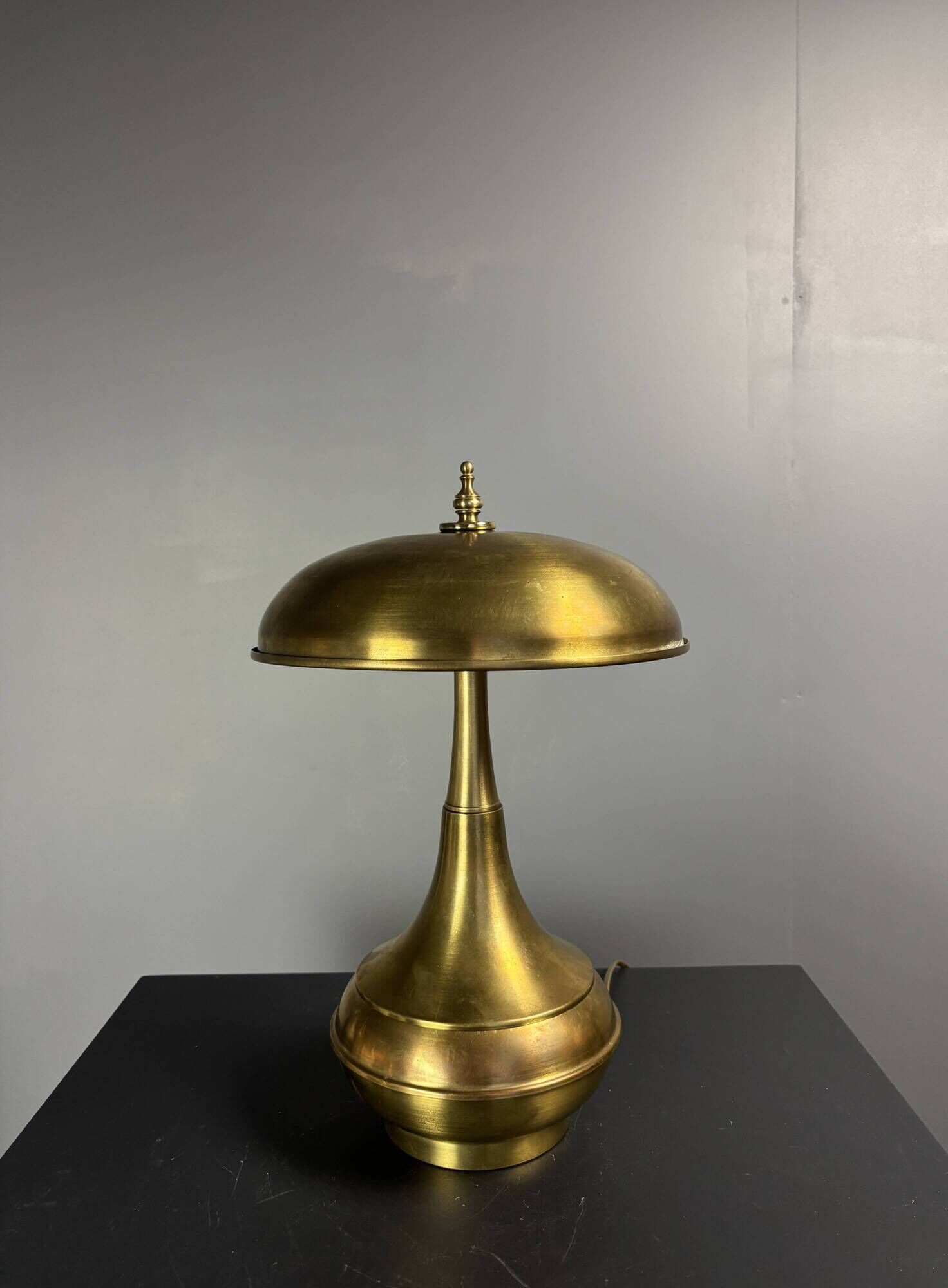 Midcentury Italian modernist brass dome mushroom table lamp, 1960s