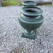 Pair of Medici vases in cast iron from the 19th century.