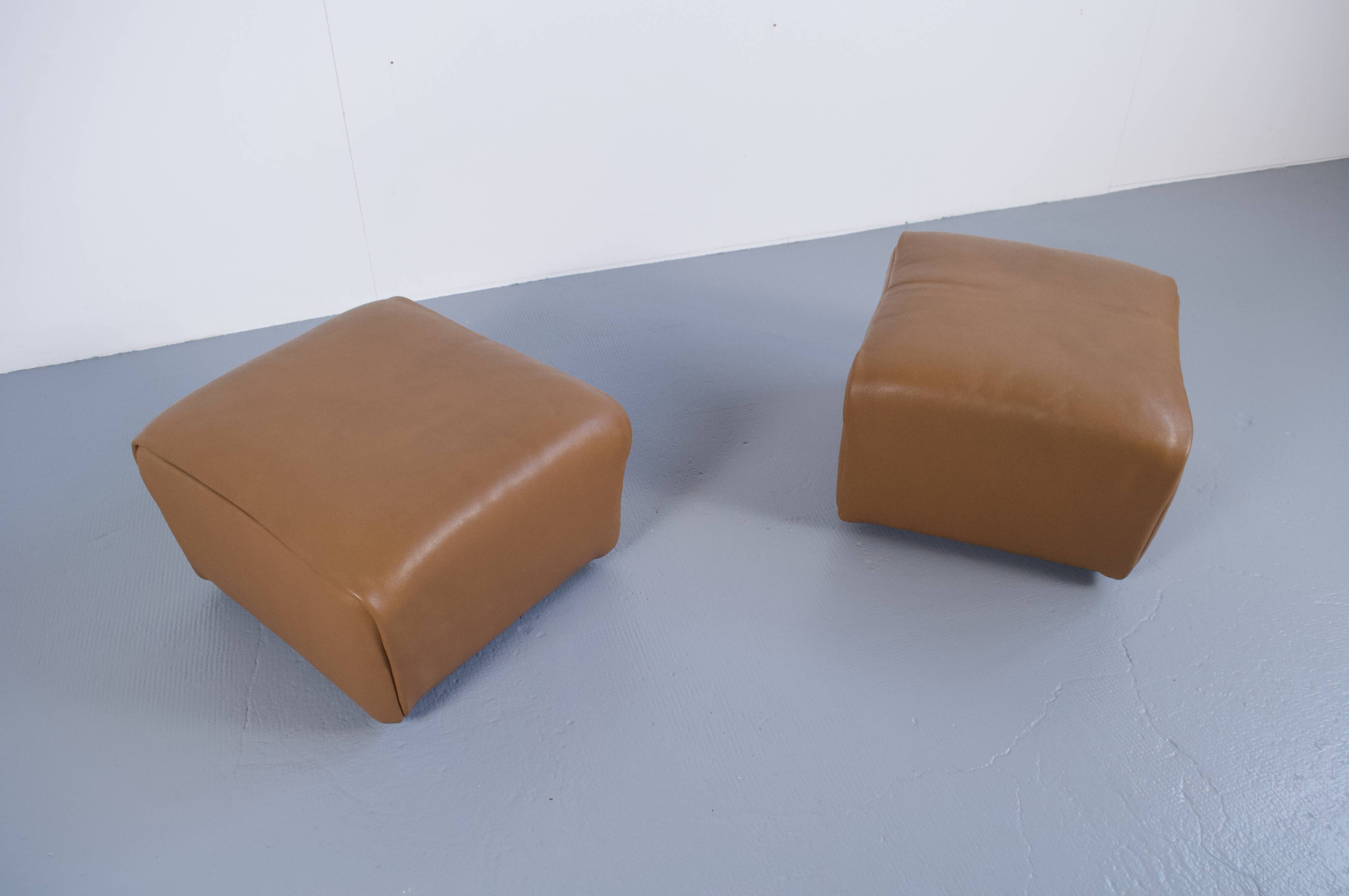 Paire de repose pieds/poufs cuir marron ds-47 de sede éditeur années 70'