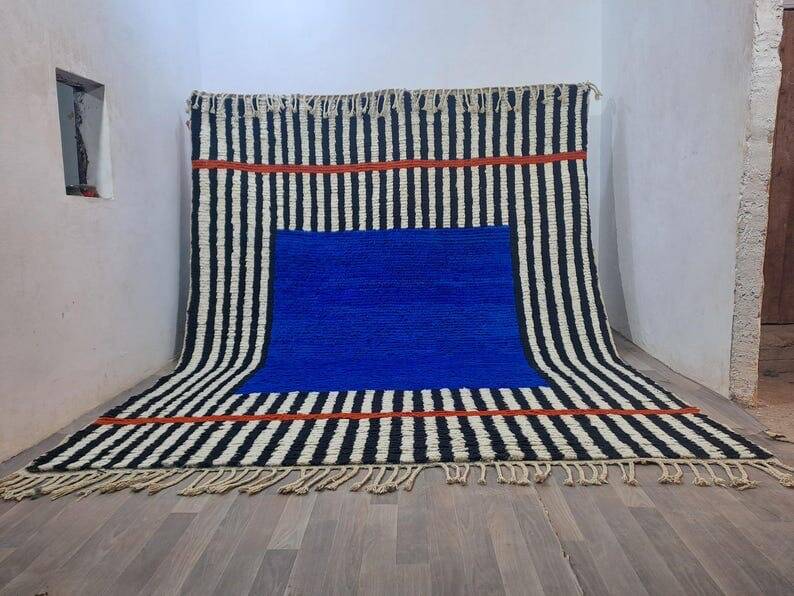 Handmade traditional Berber rug size 150 x 250 cm
