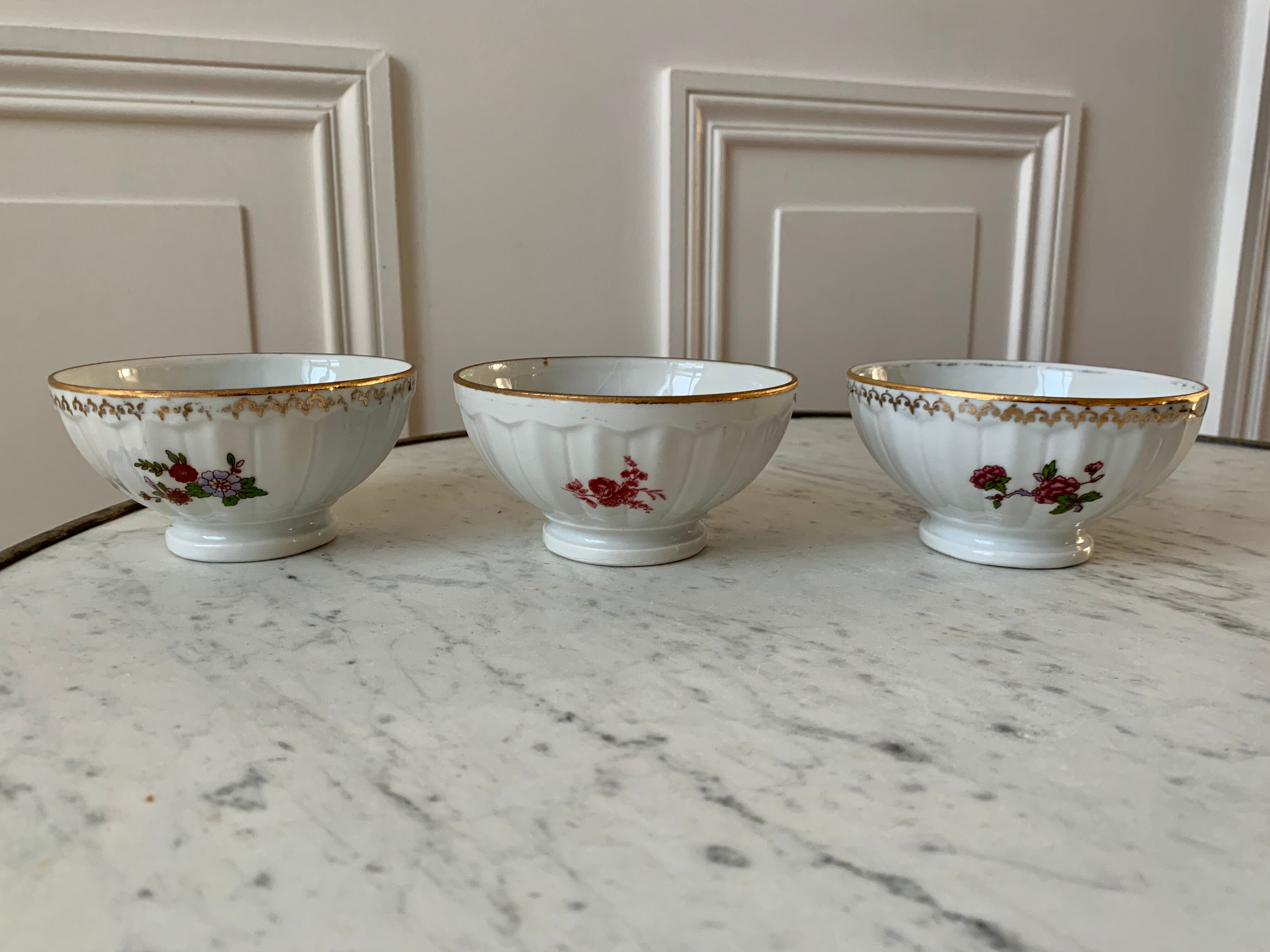 Trio de bols à fleurs en porcelaine années 50