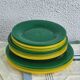 18 assiettes Memphis