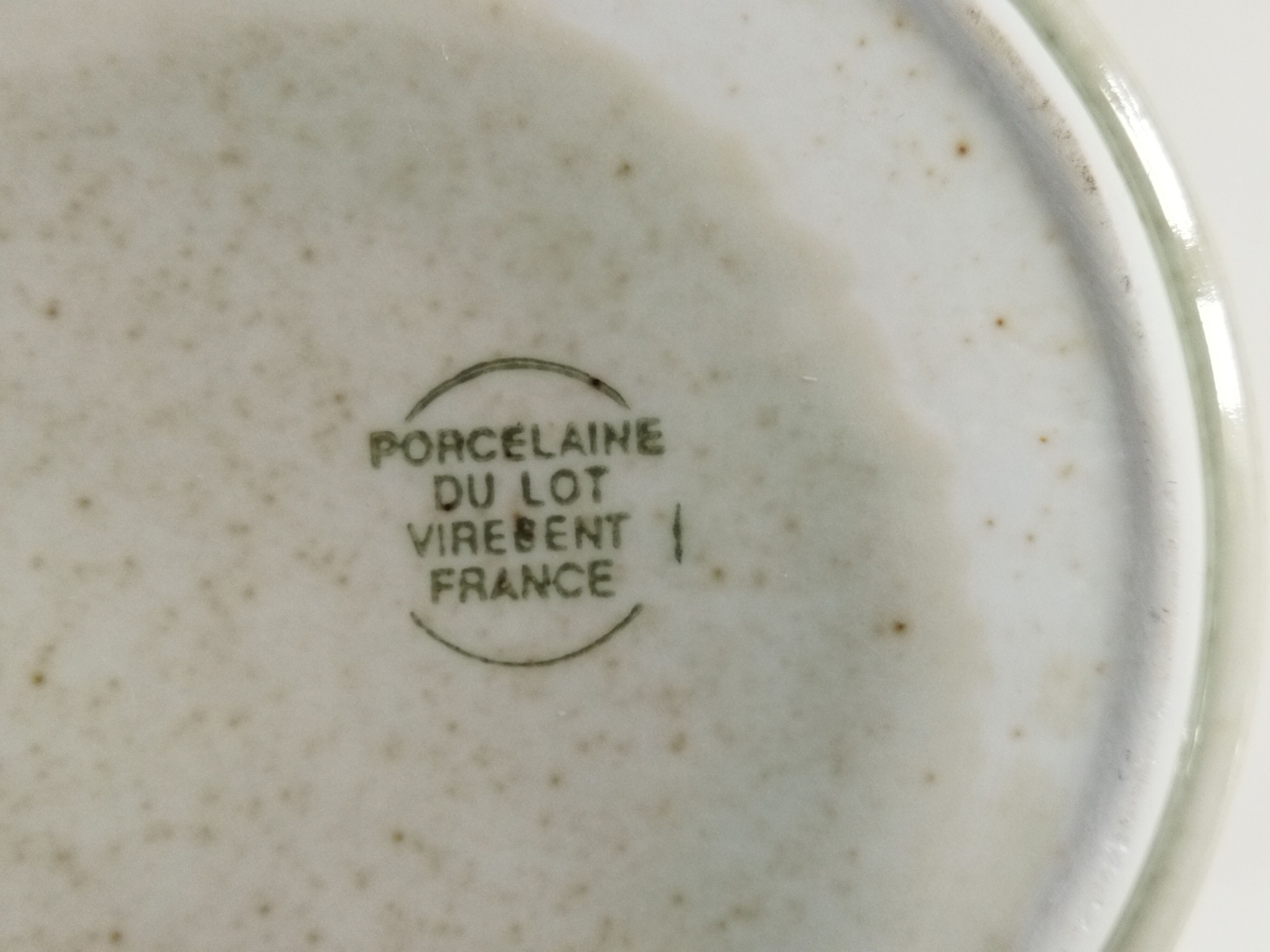 Porcelain teapot & creamer from lot virebent