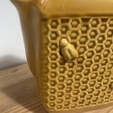 Abeilles slip pitcher signed Saint Clément
