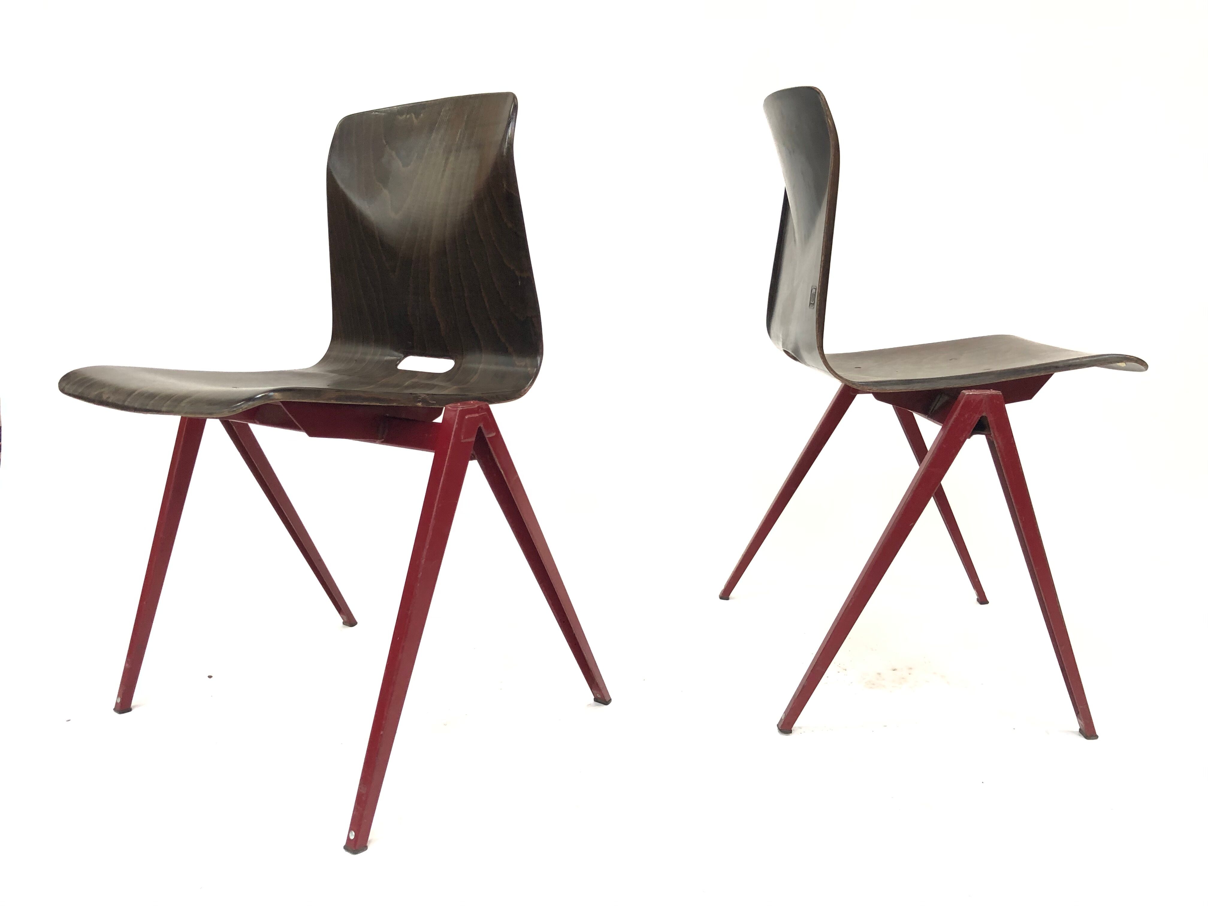 Chaise d'école empilable Pagholz Galvanitas S22