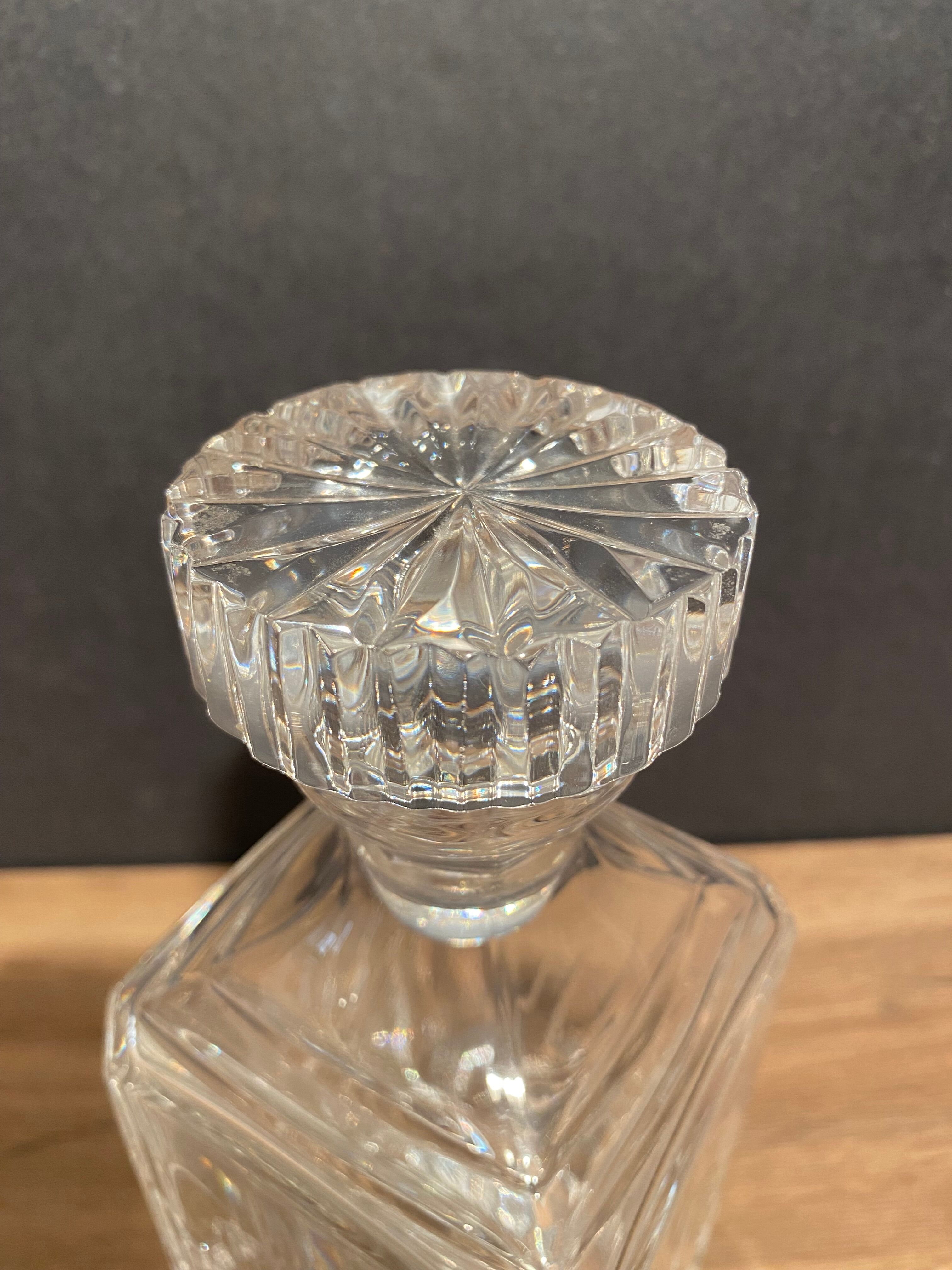 Carafe à whisky en cristal taillé