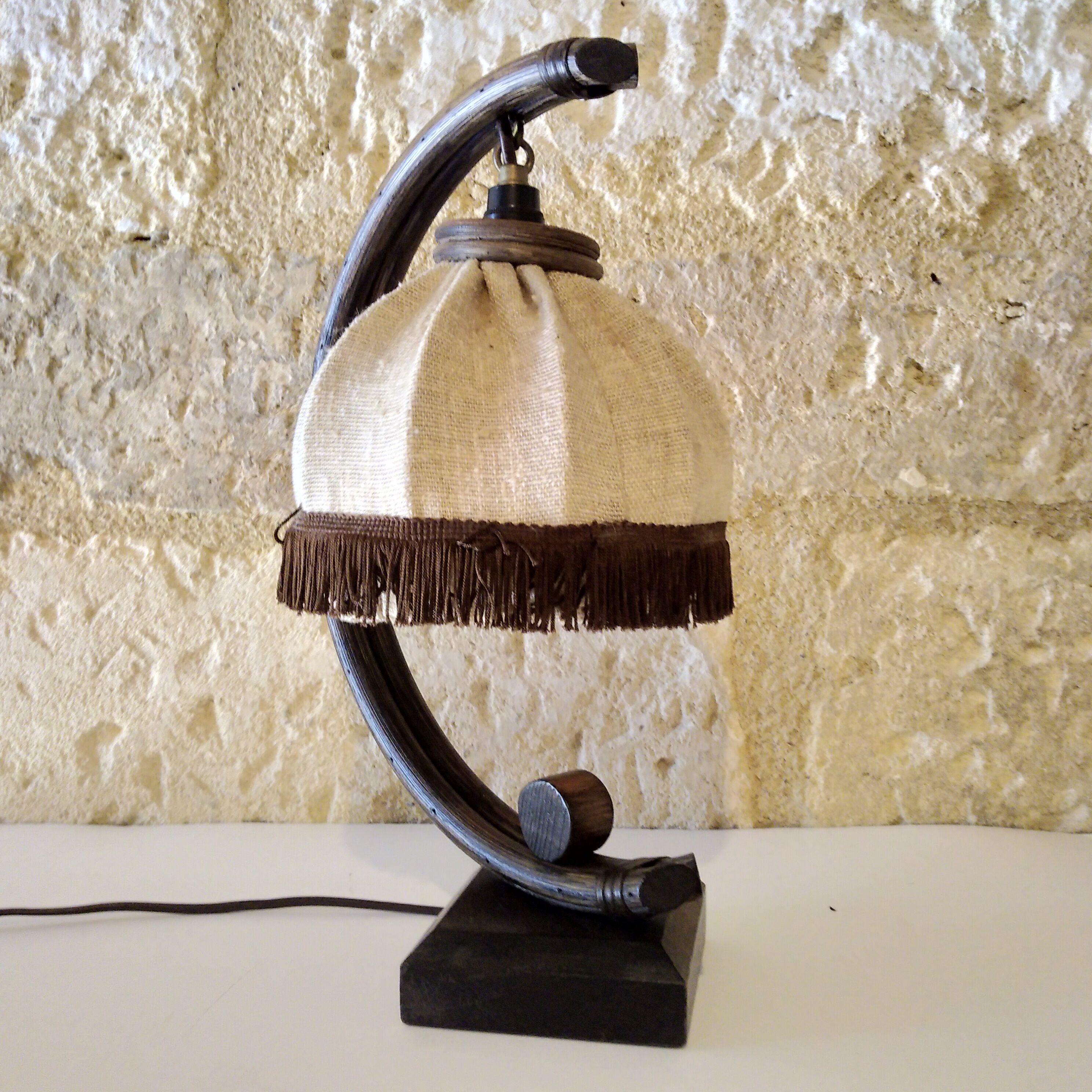 Vintage rattan bow lamp