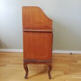 Commode scriban de style louis XVI en marqueterie incrustée