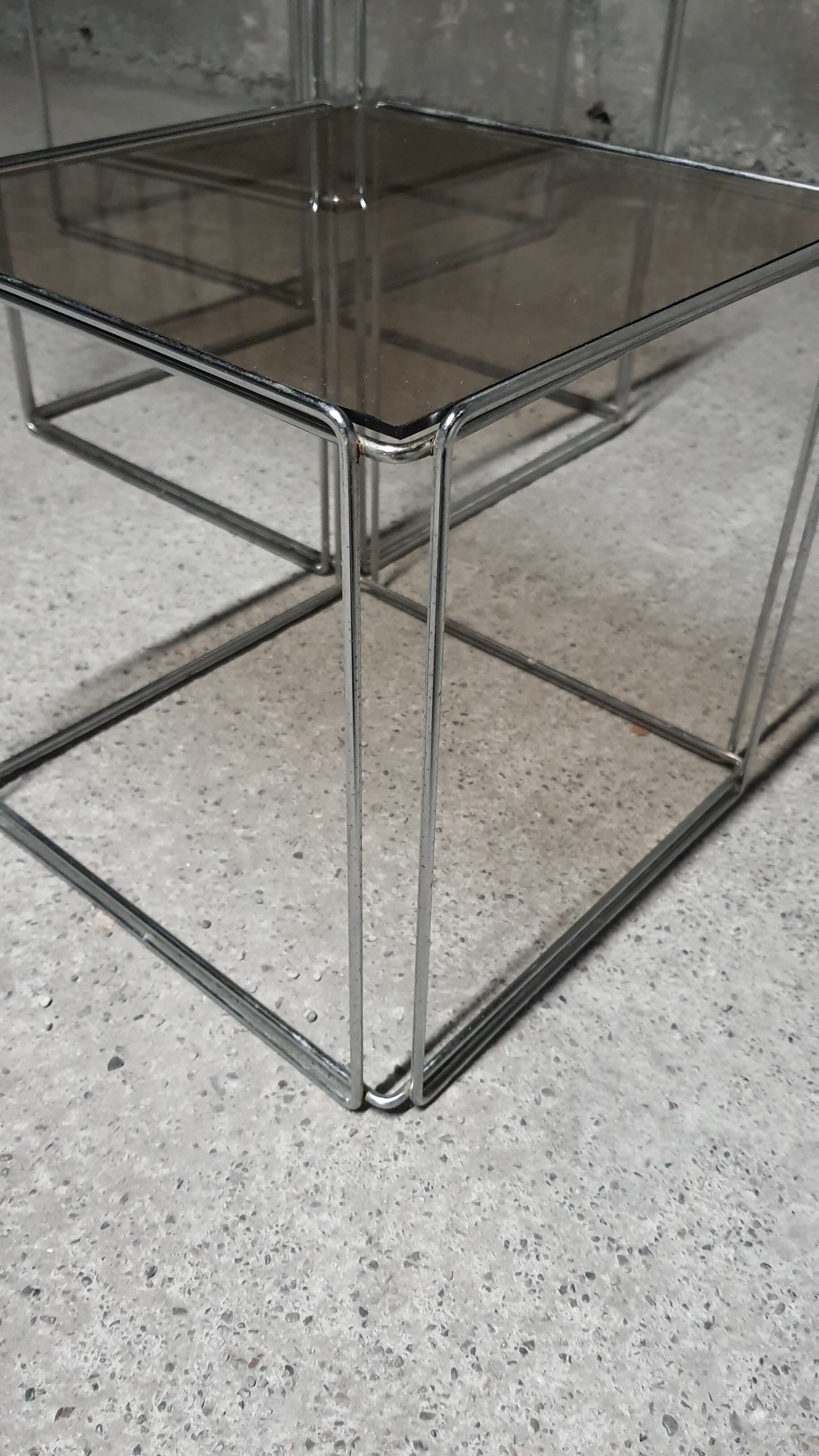Pull-out tables by Max Sauze