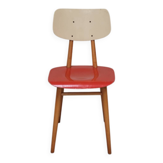 Dining chair by TON Bystrice (Thonet) in wood, Czech.