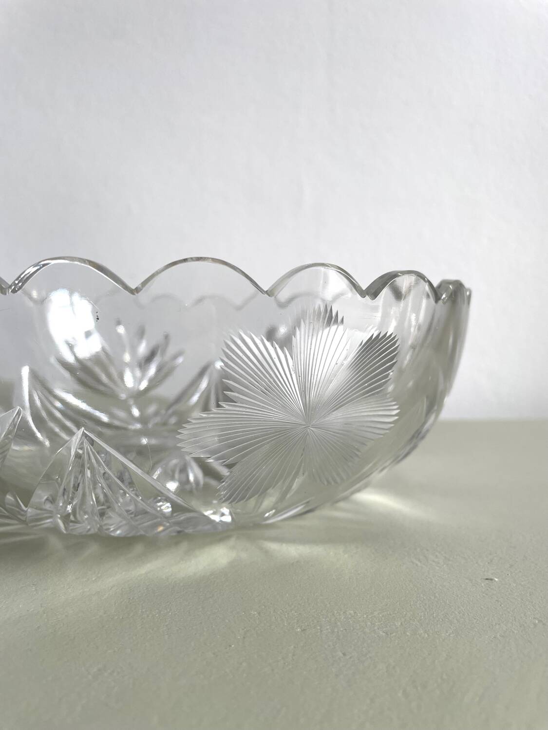 Saladier / coupe à fruits en cristal gravé