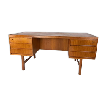Desk in teak of danish design from the 1960s