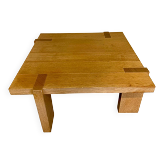 Solid oak coffee table with 1970s Scandinavian design.