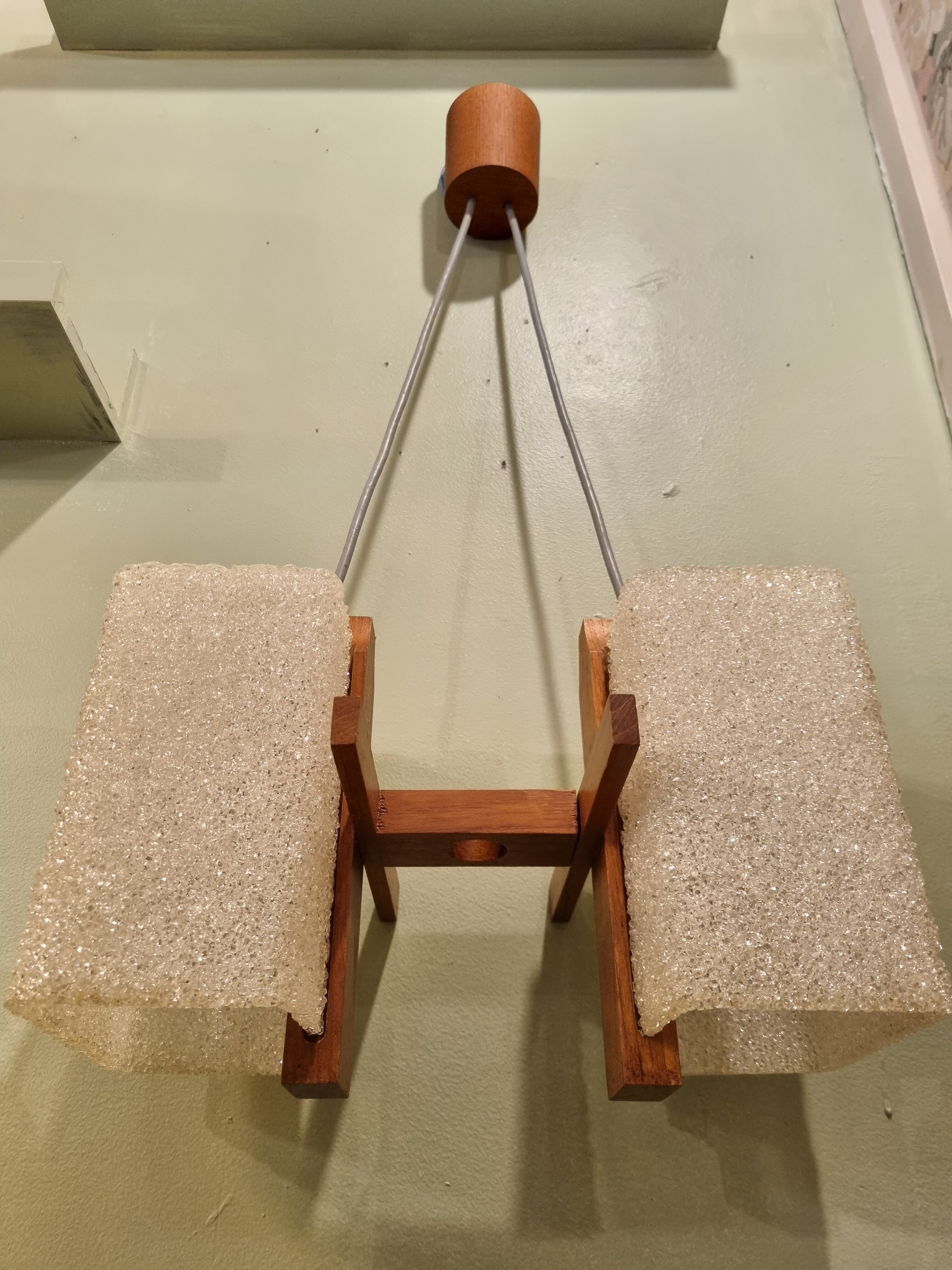 Scandinavian hanging