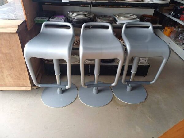 3 tabourets pivotants Noon