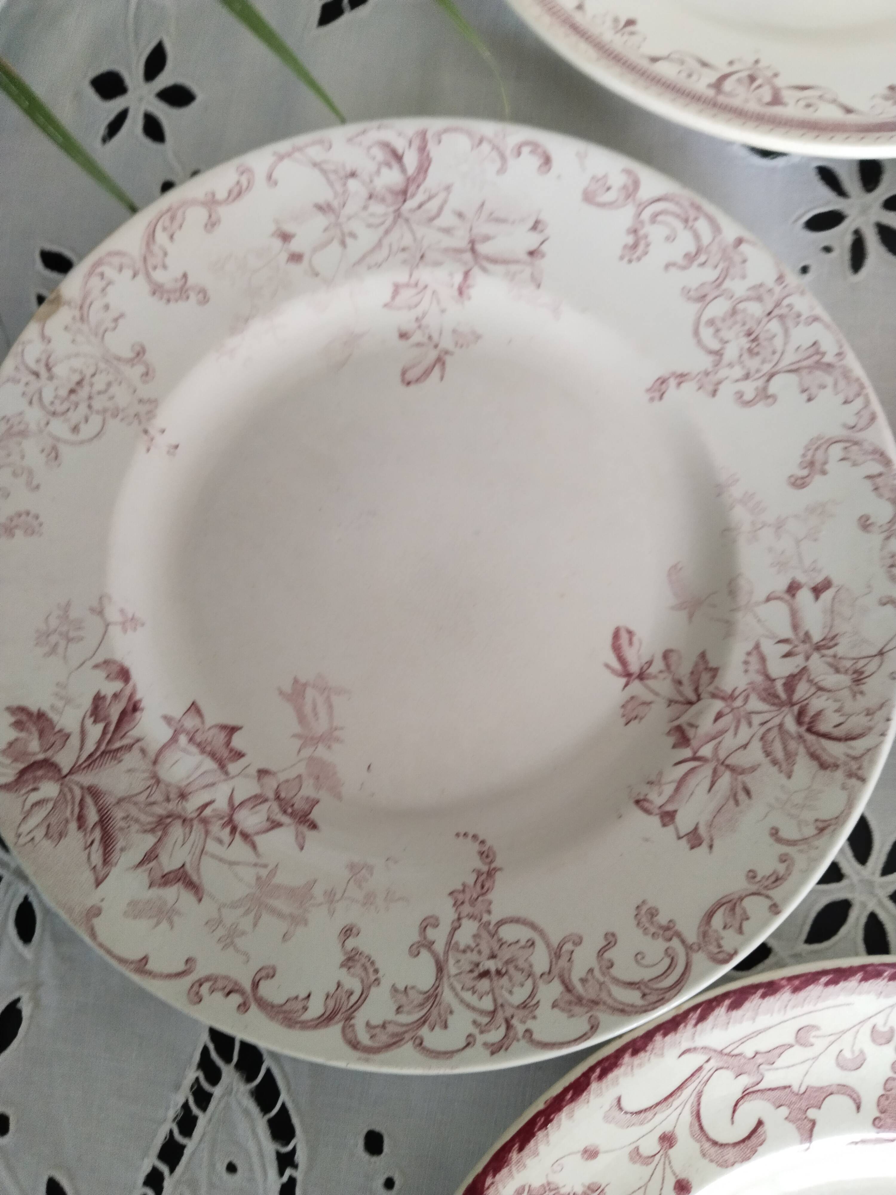 Set of 6 dinner plates in Terre de fer earthenware, red color