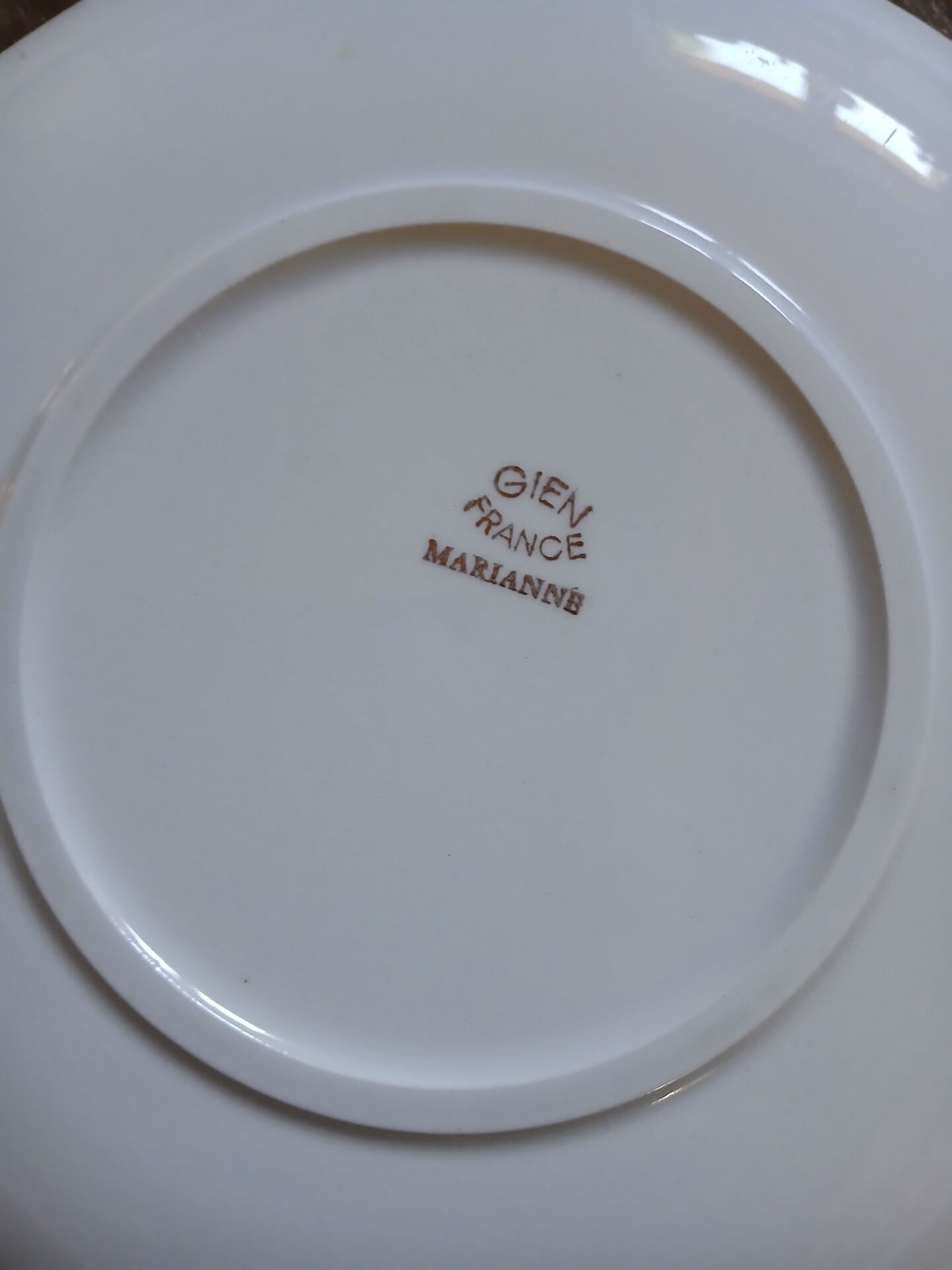 10 assiettes à dessert anciennes Gien 