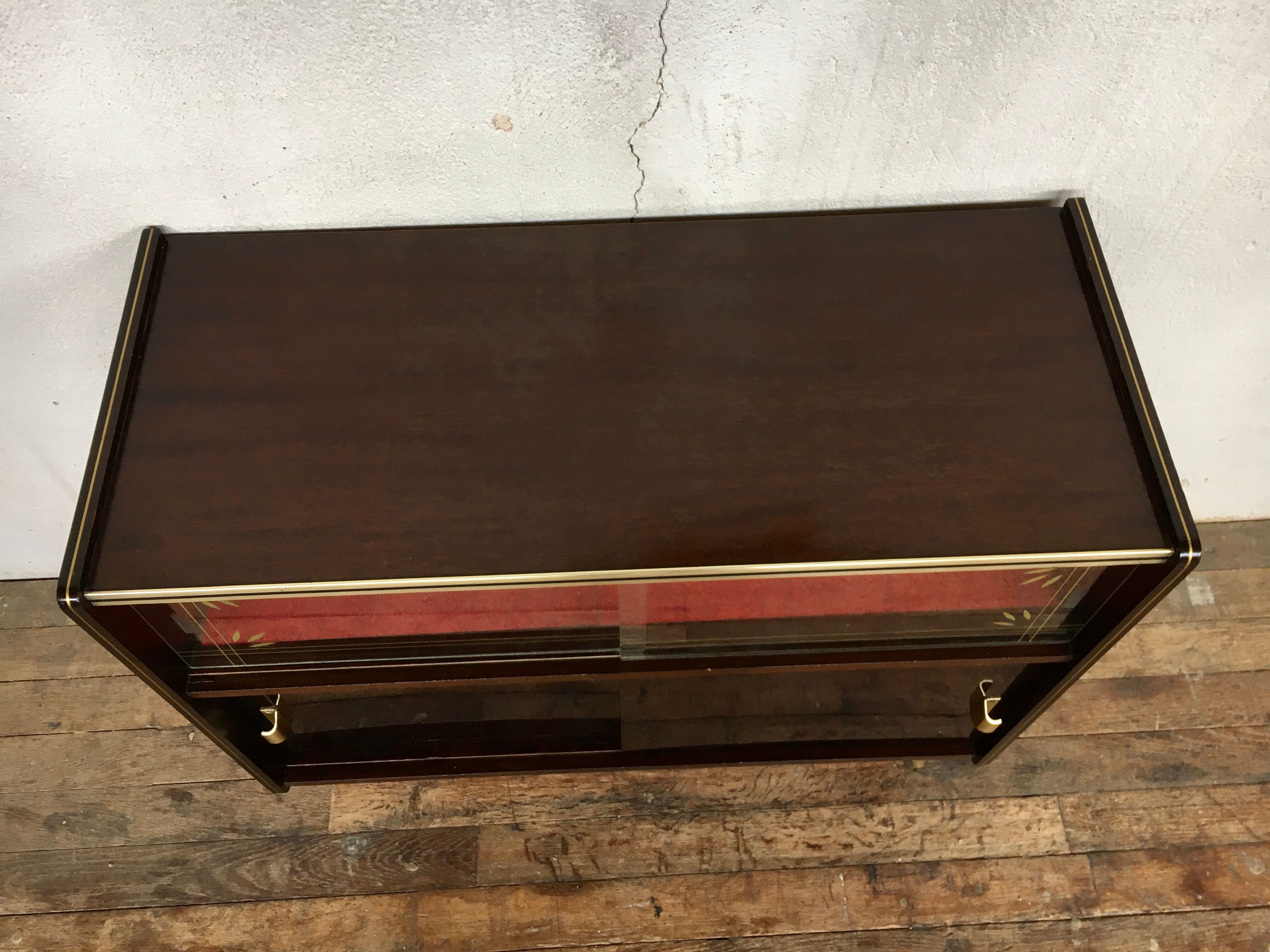 Enfilade feet compass 1960