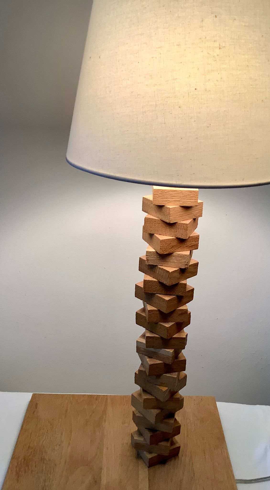 Pied de lampe en bois