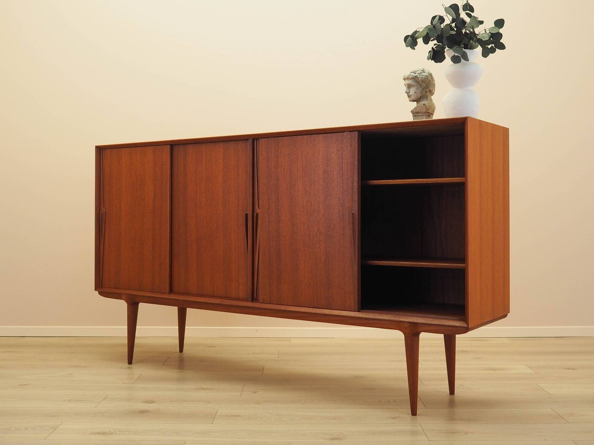 Buffet en teck, design danois, années 1970, fabricant : Omann Jun