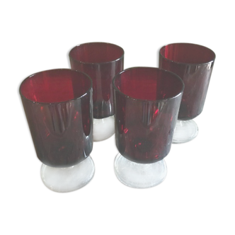 Set of 4 Luminarc wine glasses