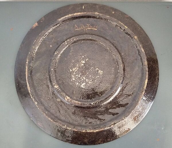Plat en terre cuite vernissée du Dauphiné signé A.M. Faure 1953