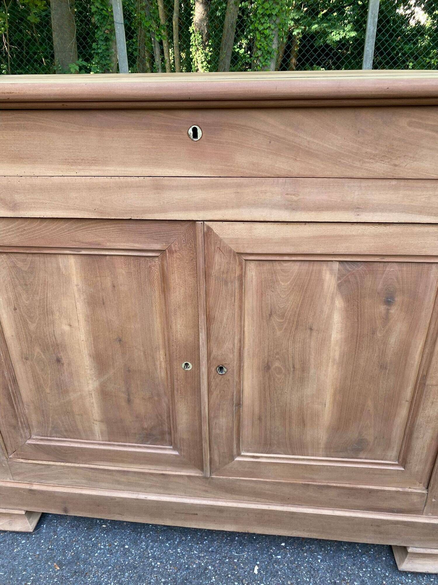 Louis Philippe high buffet from the 19th century, renovated in solid walnut.