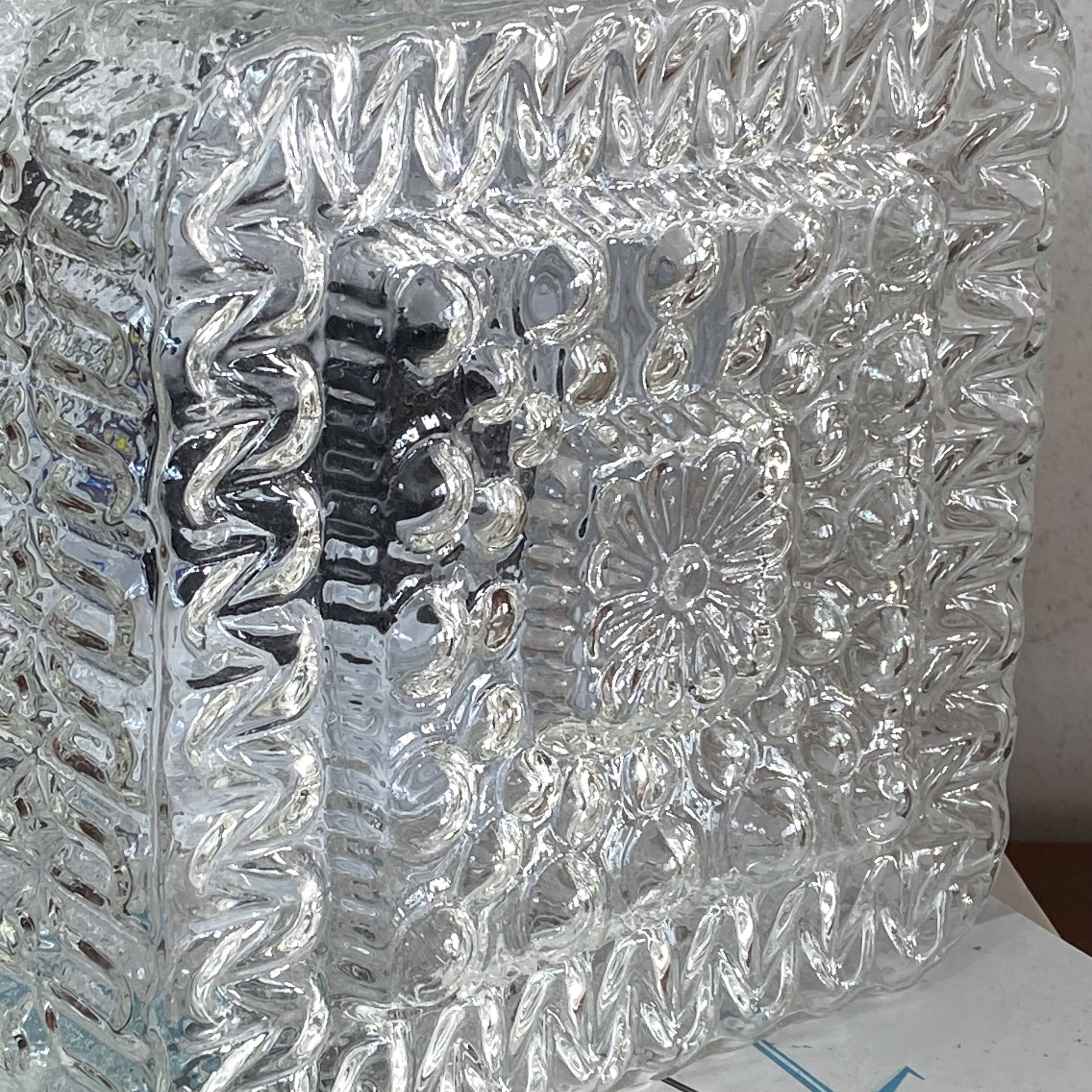 Small square wall light or ceiling light in transparent glass, 18 cm.