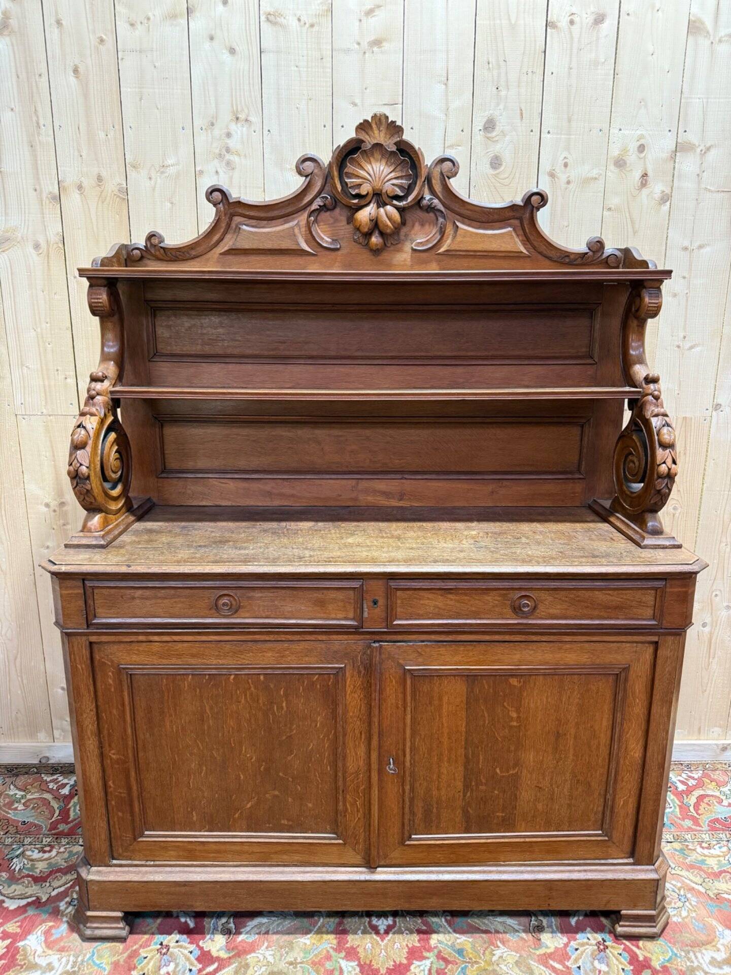 Buffet Louis Philippe "Saint-Hubert" en chêne