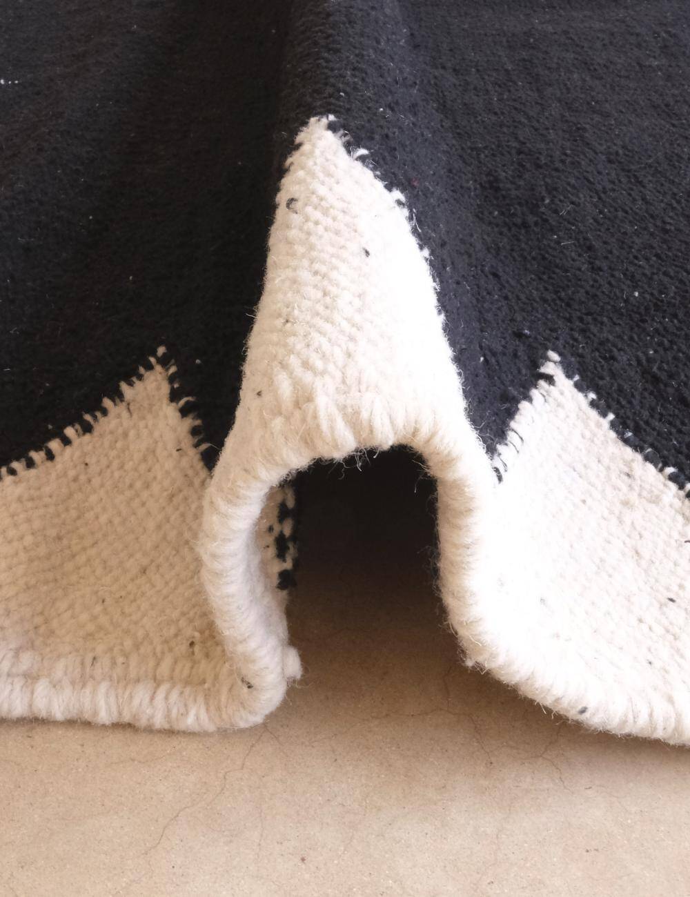 Black Kilim Rug - 303 x 203 cm