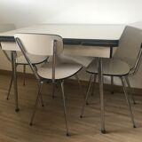 Table and its 3 Formica chairs