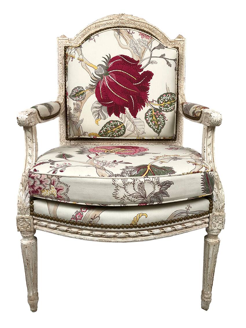 Louis XVI style armchair in white lacquered wood, 19th century