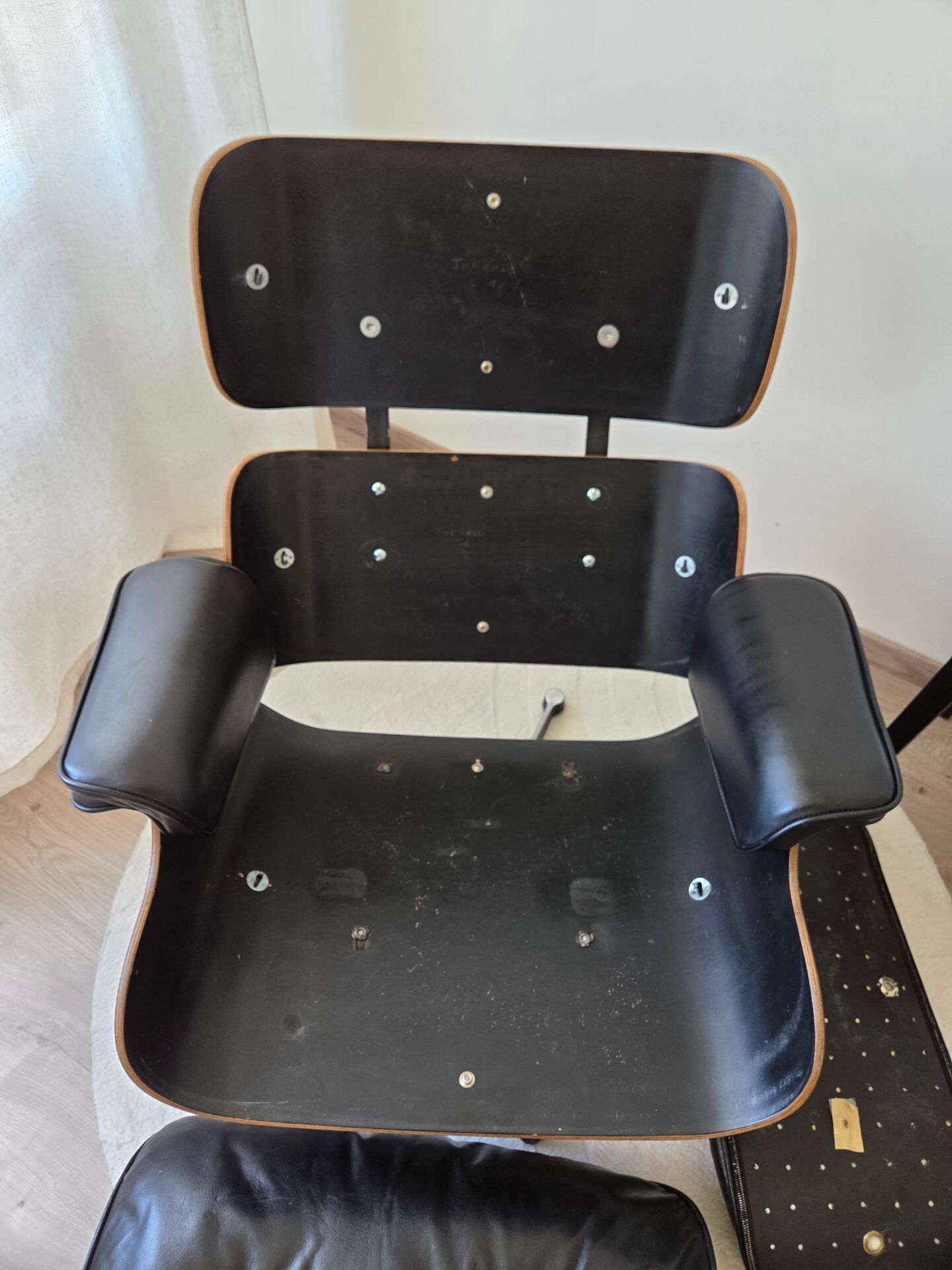 Fauteuil Eames mobilier international